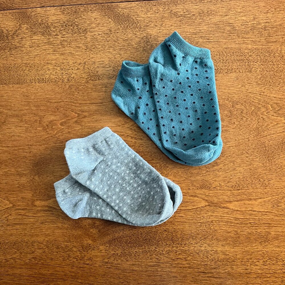 Old Navy polka dot ankle socks M *Free in bundle*